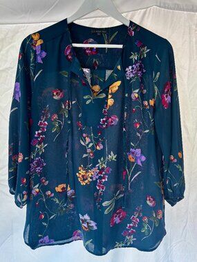 Flowy 3/4 length Shirt